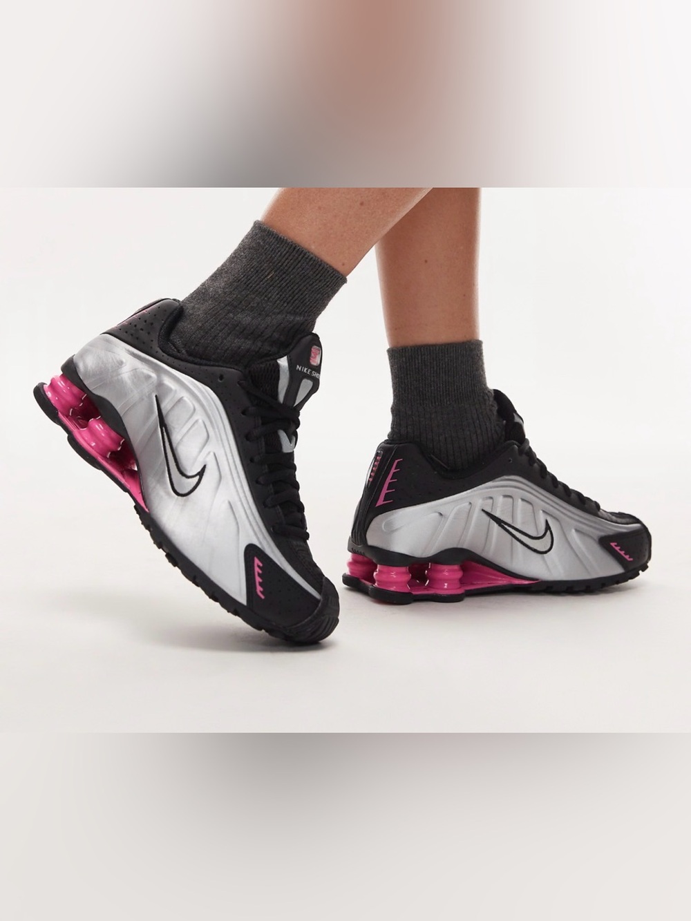 Nike Shox R4 sneakers in pink and metallic silver 8.5